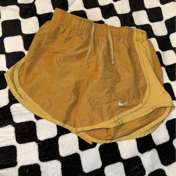 Nike HEATHERED Tempo Shorts GOLD Sz SMALL - Picture 4 of 4